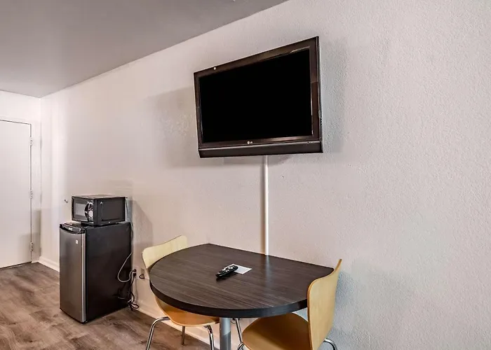 Motel 6-Portsmouth, Va