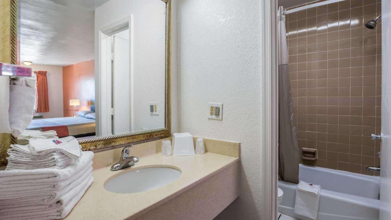 Hotel 6-portsmouth, Va