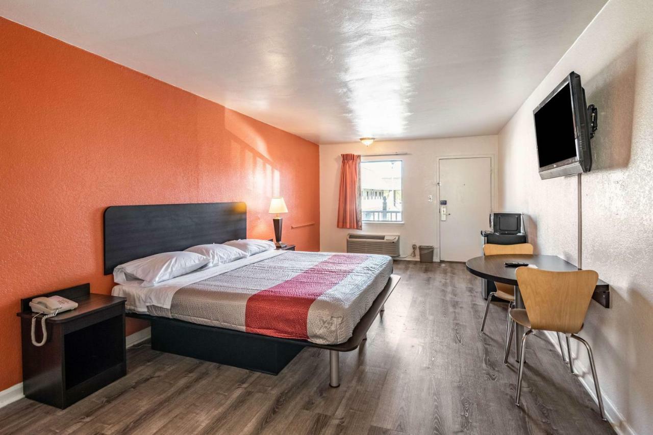 6-portsmouth, Va Hotel